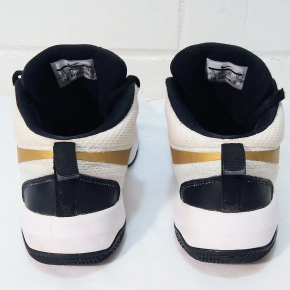 Nike Team Hustle D8 Basketball Shoes Sneakers White 881941-009 Boys Youth Size 7 - Picture 4 of 11